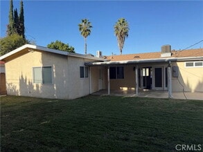 23056 Lanark St in Los Angeles, CA - Building Photo - Building Photo