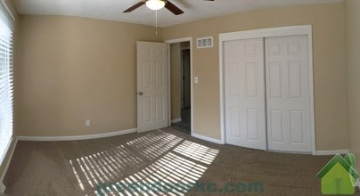 9120 W 78th St in Overland Park, KS - Building Photo - Building Photo