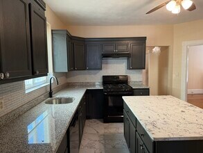 4 Dever St in Boston, MA - Building Photo - Building Photo
