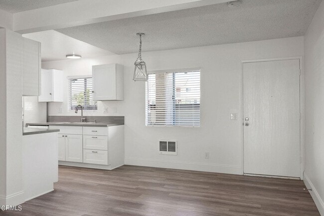 255 S Ventura Rd in Port Hueneme, CA - Building Photo - Building Photo
