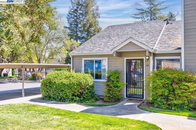 9101 Newhall Dr in Sacramento, CA - Building Photo - Building Photo