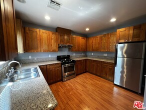 5337 1/2 Auckland Ave in Los Angeles, CA - Building Photo - Building Photo