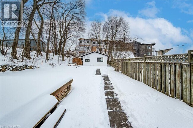 10 Weaver St in Cambridge, ON - Building Photo - Building Photo