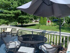 160 Russell St in Groton, CT - Building Photo - Building Photo