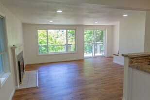 17305 Dayton Ave in Shoreline, WA - Building Photo