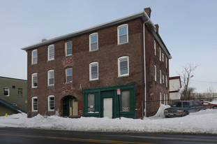 12 Winter St in Worcester, MA - Building Photo