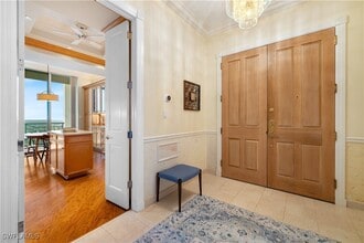 7515 Pelican Bay Blvd in Naples, FL - Building Photo - Building Photo