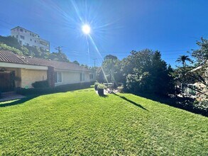 246 Grandridge Ct in Ventura, CA - Building Photo - Building Photo