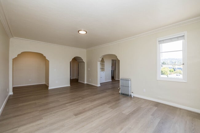 491 Crescent