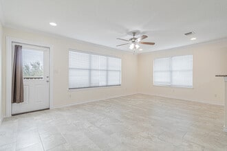 11427 Creek Eagle in San Antonio, TX - Foto de edificio - Building Photo