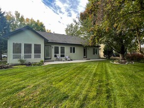 314 E Trailside Dr in Eagle, ID - Building Photo - Building Photo