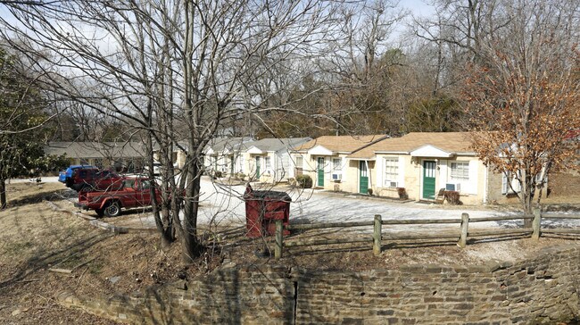 1-9 E Trenton Blvd in Fayetteville, AR - Building Photo - Building Photo