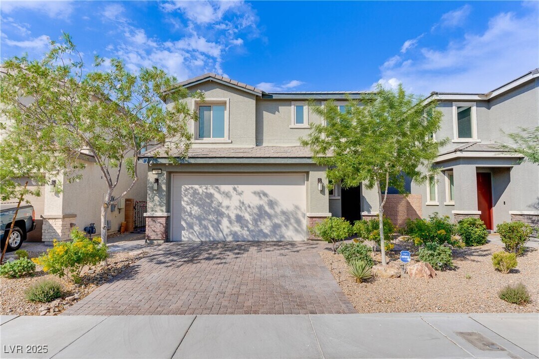 920 Lotus Falls St in Henderson, NV - Building Photo
