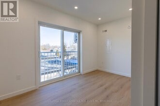 429 Sugarloaf St in Port Colborne, ON - Building Photo - Building Photo