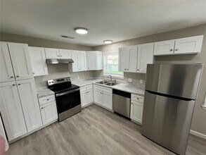 1220 Chapman Dr in Mesquite, TX - Building Photo - Building Photo