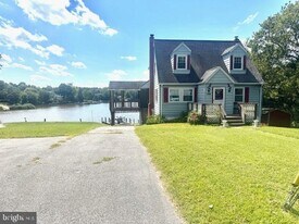 7762 West Dr in Glen Burnie, MD - Building Photo