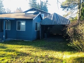 3325 Lincoln Way in Lynnwood, WA - Foto de edificio - Building Photo