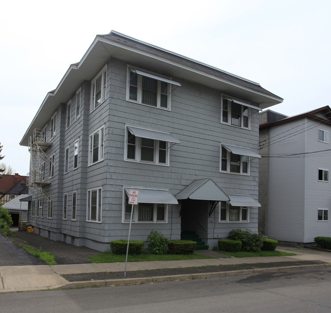 140 Chapin St in Binghamton, NY - Foto de edificio - Building Photo