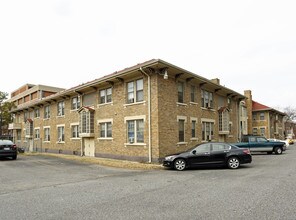 244 S Cleveland St in Memphis, TN - Building Photo - Building Photo