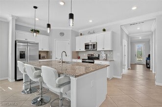 2130 Hamlin St in Naples, FL - Building Photo - Building Photo