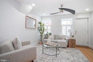 2111 Manton St in Philadelphia, PA - Building Photo