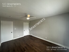 1649 Anita Pl in Cincinnati, OH - Building Photo - Building Photo