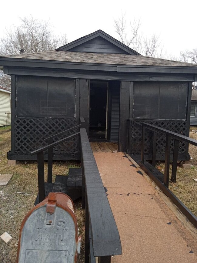 property at 2427 Fayle St