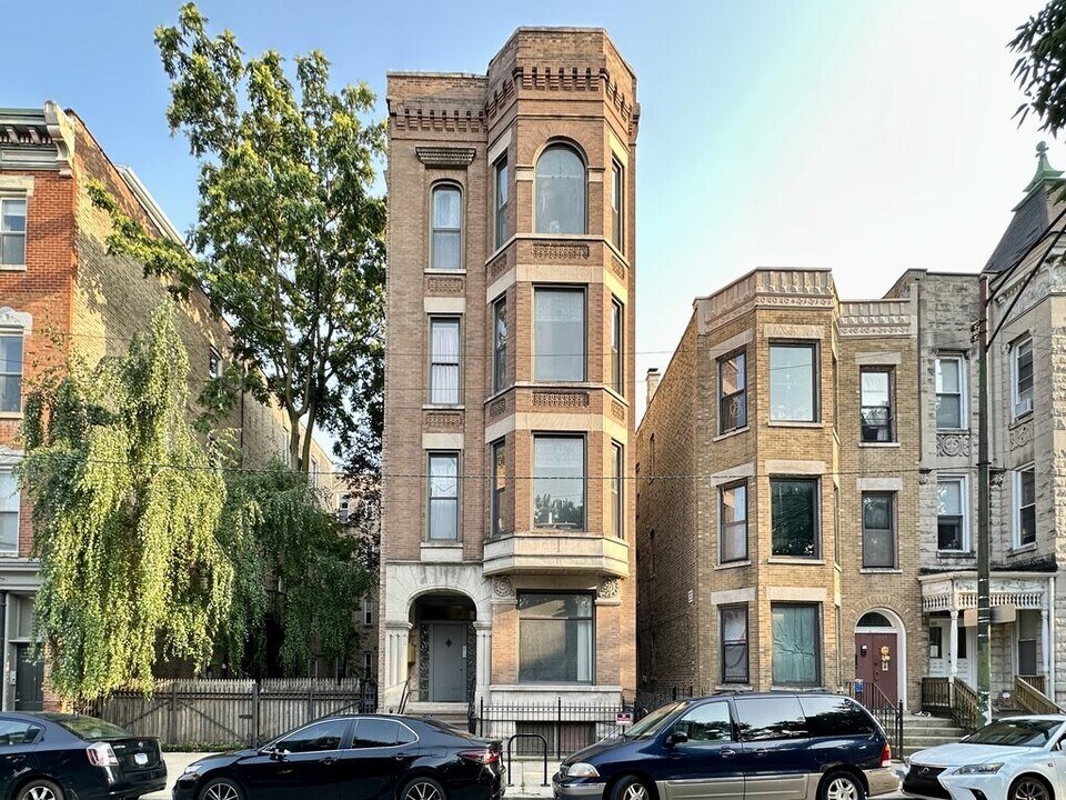 1407 W Erie St in Chicago, IL - Building Photo
