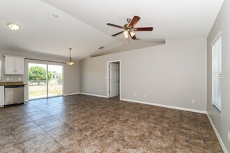3400 34th St SW in Lehigh Acres, FL - Building Photo - Building Photo