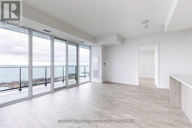 70 Annie Craig Dr in Toronto, ON - Building Photo - Building Photo