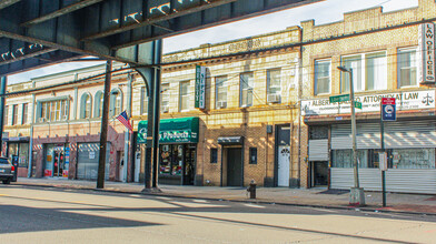 106-09 Liberty Ave in Ozone Park, NY - Building Photo - Building Photo