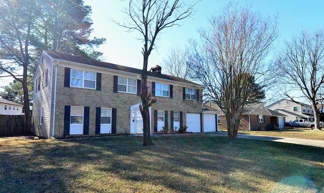 3784 Strathmoor Cir in Virginia Beach, VA - Building Photo - Building Photo