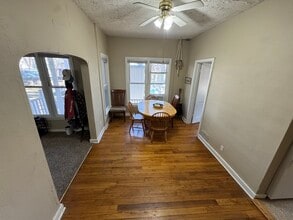 1011 Fremont St in Manhattan, KS - Foto de edificio - Building Photo