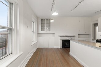 548 Massachusetts Ave, Unit 4 in Boston, MA - Building Photo - Building Photo