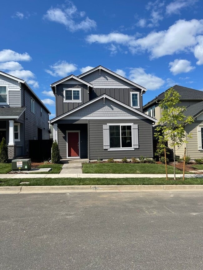 31351 NW Brooking St in North Plains, OR - Building Photo - Building Photo