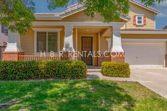 803 Twin Oaks Dr in Tracy, CA - Foto de edificio - Building Photo