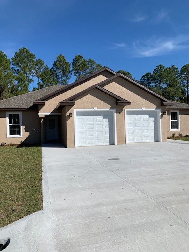 property at 8 Llosee Ct