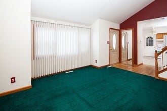 225 Brennen Dr in Newark, DE - Building Photo - Building Photo