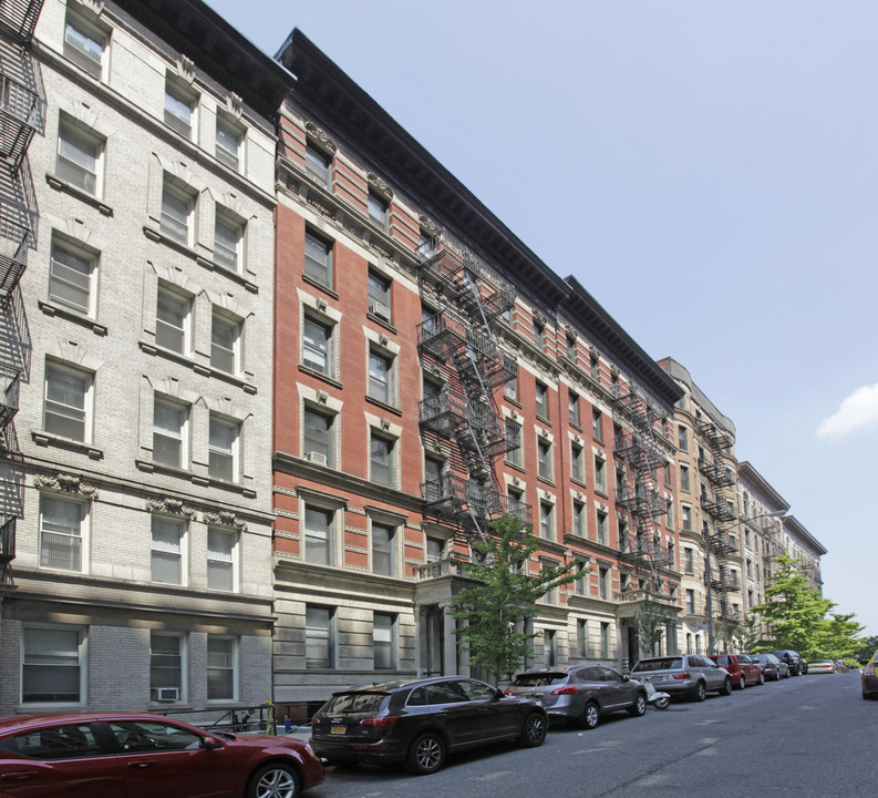 419 W 118th St in New York, NY - Building Photo