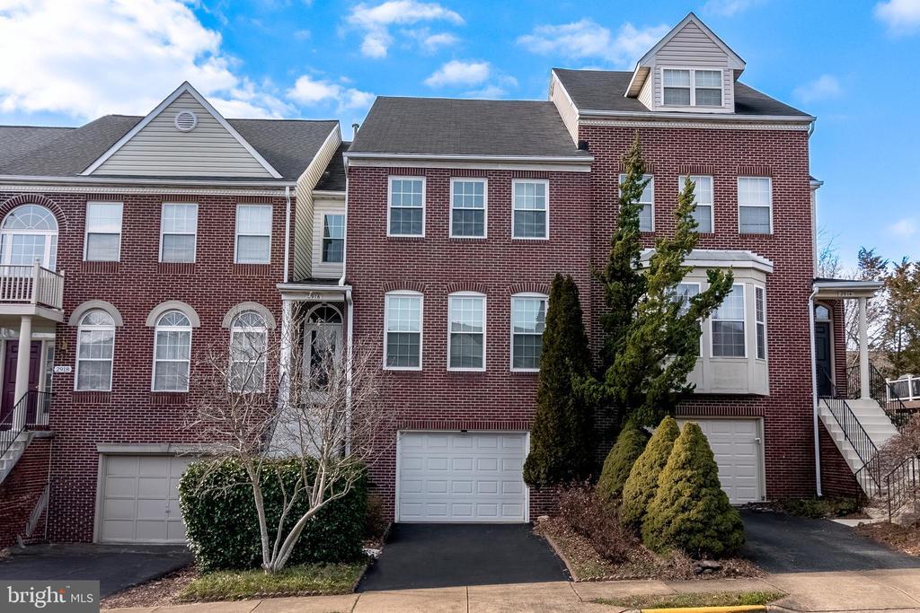 2916 Mainstone Dr in Fairfax, VA - Building Photo