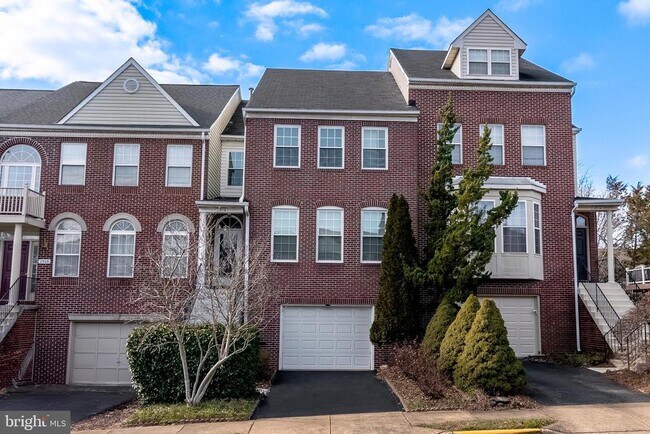 property at 2916 Mainstone Dr