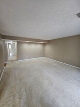 1105 Canyon View Rd in Northfield, OH - Building Photo - Building Photo