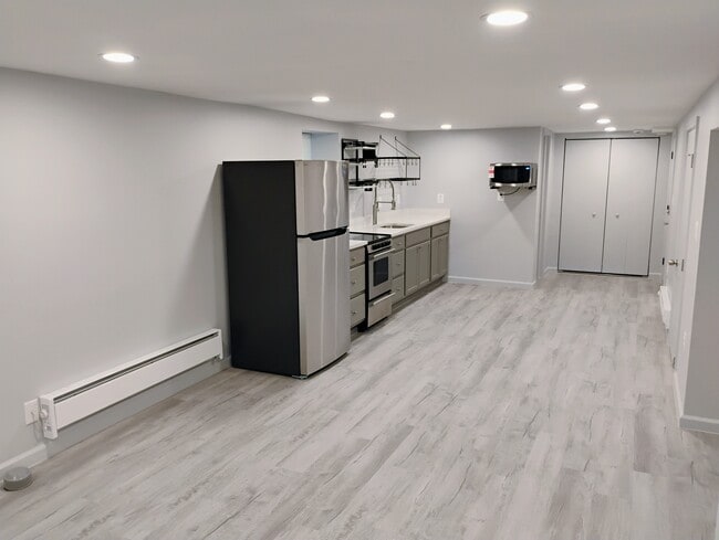 3609 W Forest Park Ave, Unit #2 in Baltimore, MD - Foto de edificio - Building Photo