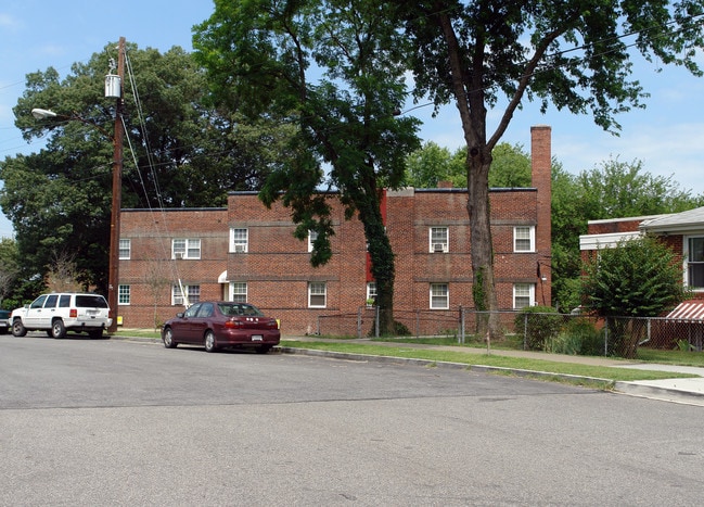 3120 Massachusetts Ave SE in Washington, DC - Building Photo - Building Photo