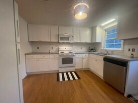 1001 Moreland Dr in Watkinsville, GA - Building Photo