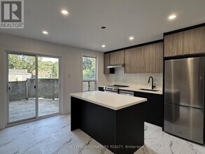 25 Firstbrooke Rd in Toronto, ON - Building Photo - Building Photo