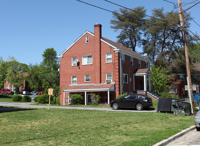 6811 Red Top Rd in Takoma Park, MD - Building Photo - Building Photo