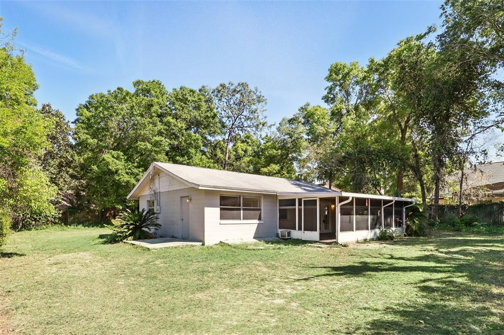 1617 Acacia Rd in Apopka, FL - Building Photo