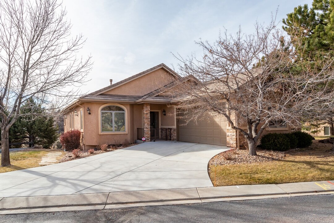 2425 Mesa Crest Grove in Colorado Springs, CO - Building Photo