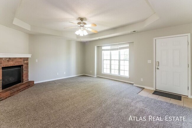 817 Coventry Ln in Raymore, MO - Building Photo - Building Photo